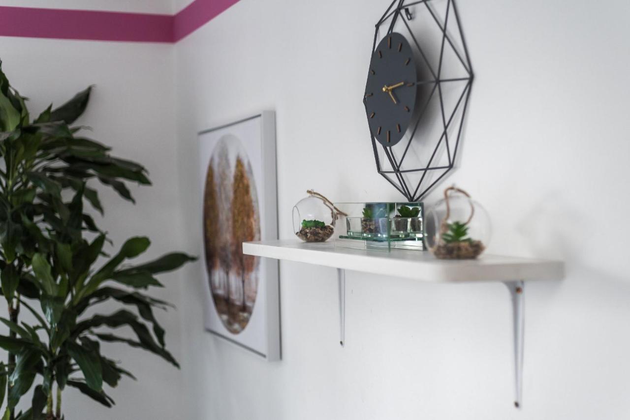 Modern Spacious 3 Bedroom City Centre Apartment - Free Parking - Private Balcony Эдинбург Экстерьер фото